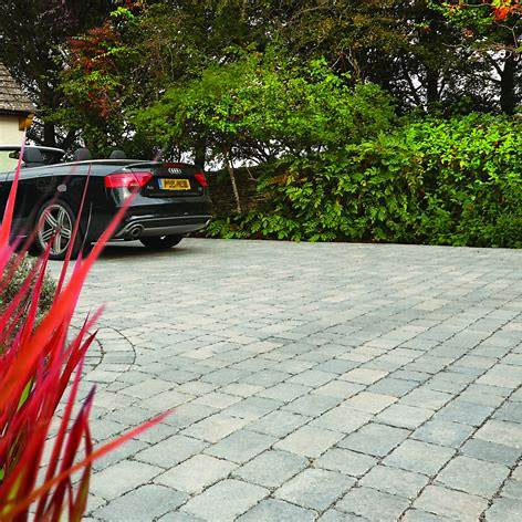 Bradstone Woburn Rumbled Large 200 x 134 x 50mm Graphite (336 pieces/9.05 sq m per pk)