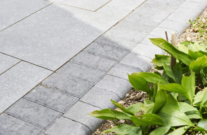 Brett Drivestyle (small) Kerb 125 x 125 x 100mm Charcoal